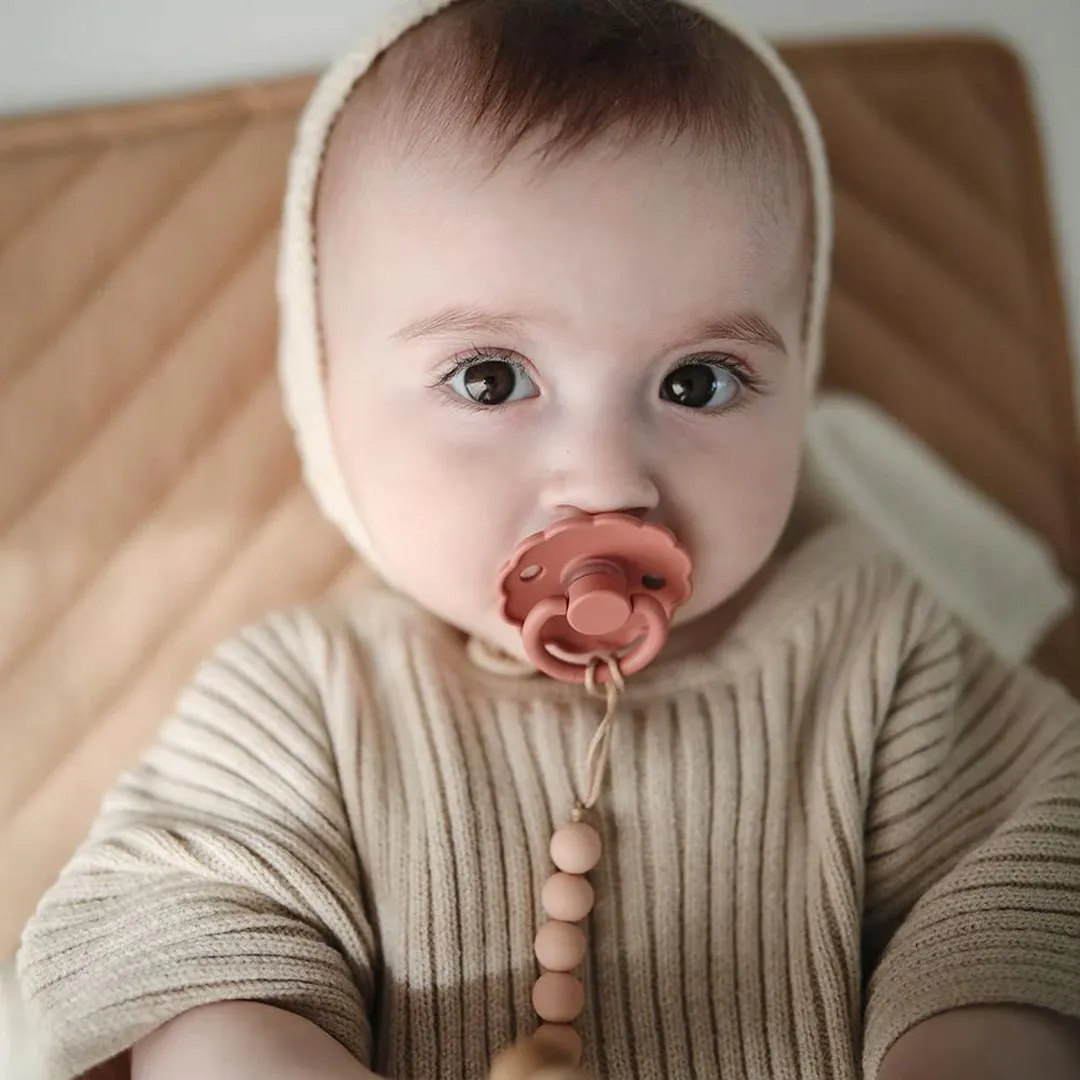 Mushie Hera Pacifier Clip - Blush